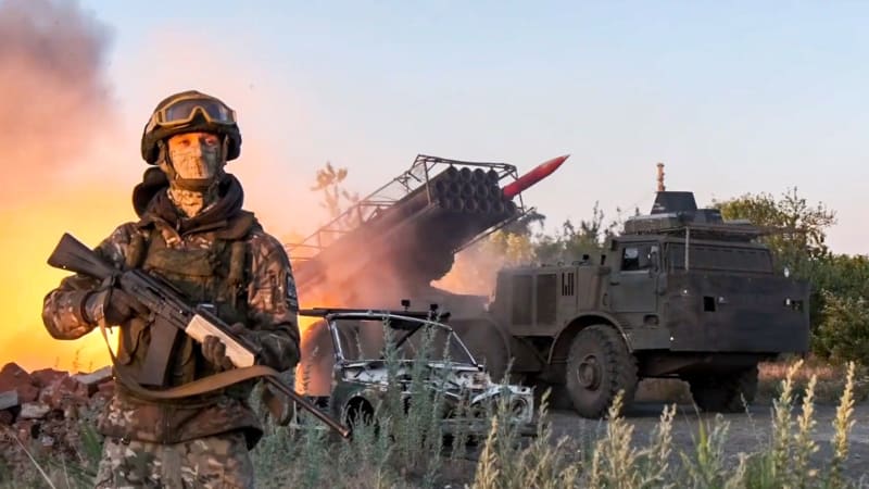 Obří základna u hranic NATO. Rusko mění okupovanou Ukrajinu na vojenskou pevnost