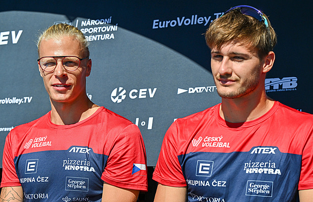 Plážový volejbal u Brněnské přehrady má kouzlo. Po zápase do vody, těší se Češi