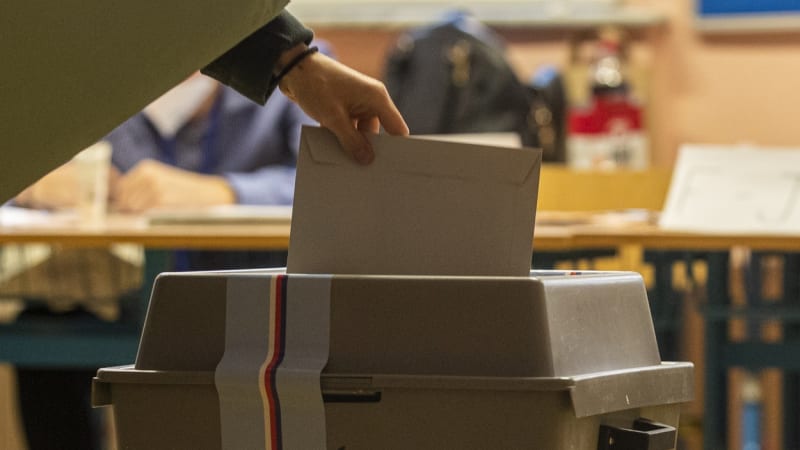 Ke korespondenční volbě se přihlásilo jen 24 tisíc Čechů. Výrazně méně, než předpovídaly odhady