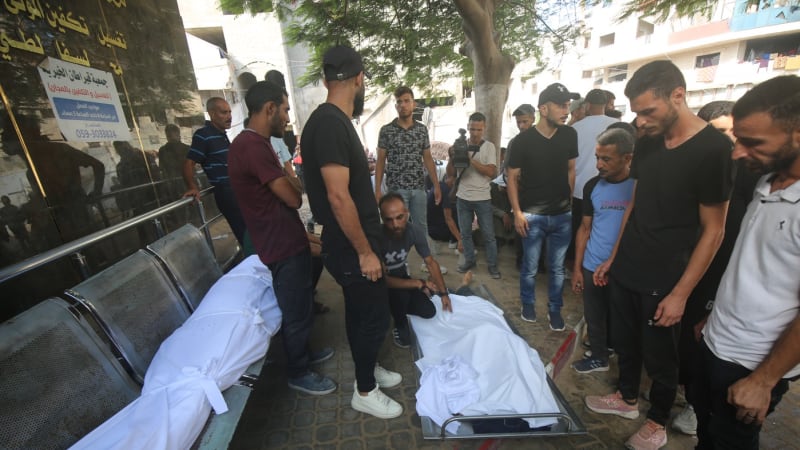 Útok na nemocnici v Pásmu Gazy: Zahynulo nejméně 20 lidí, mezi nimi i pět novinářů