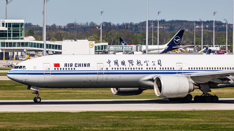 Letadlu z Londýna přestal fungovat motor. Se stovkami lidí muselo přistát uprostřed Sibiře