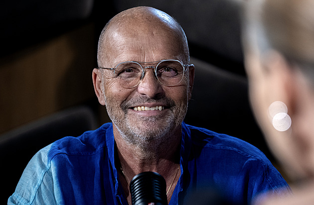 Chlapi v hospodě ženskou neposlechnou, říká Zdeněk Pohlreich o Ano, šéfe!