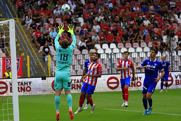 Táborsko porazilo rezervu Sparty, béčko Slavie si zastřílelo proti Chrudimi