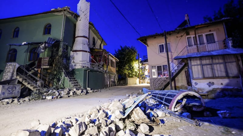 Silné zemětřesení zasáhlo Afghánistán. Podle úřadů jsou na místě neštěstí mrtví