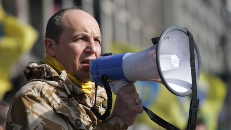 Dopadli jsme vraha exšéfa ukrajinského parlamentu, oznámil Zelenskyj. Policie podezírá Rusko.