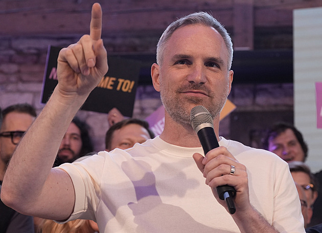 Piráti zahajují horkou část kampaně. Jako místo zvolili lávku přes Štvanici