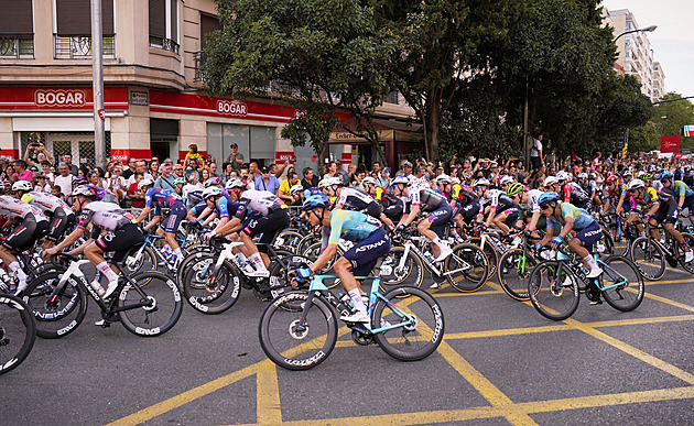 Vuelta ONLINE: Znovu čeká dojezd na kopec. Do úniku se pokouší dostat i Vine