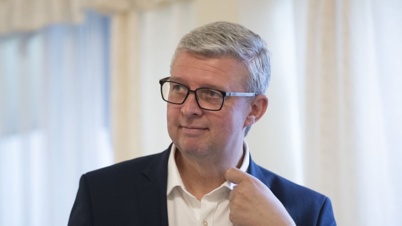 Havlíček: Nesmíme „buzerovat“ velké firmy. Nové EET bude levnější a jednodušší