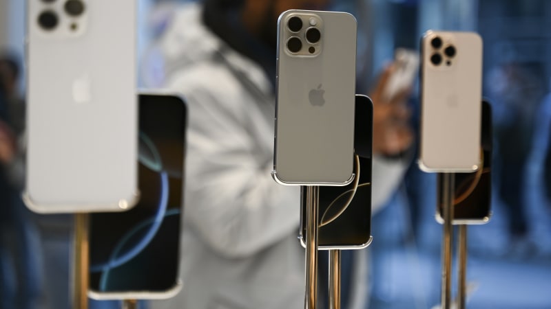 Nový iPhone je za rohem. Co Apple chystá a překvapí prvním skládacím telefonem?