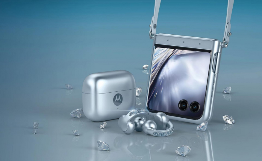 Telefon, nebo módní doplněk? Motorola Razr 60 přichází v unikátní Swarovski edici