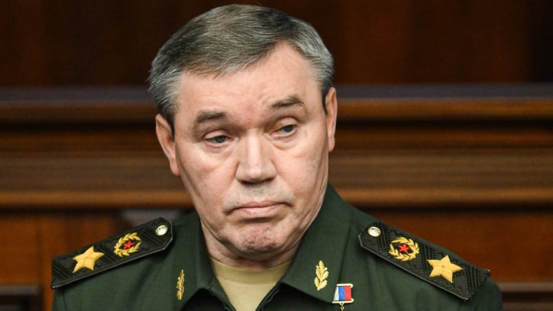 Putinova pěst slaví 70: Obávaný Gerasimov je miláček Kremlu i válečný zločinec