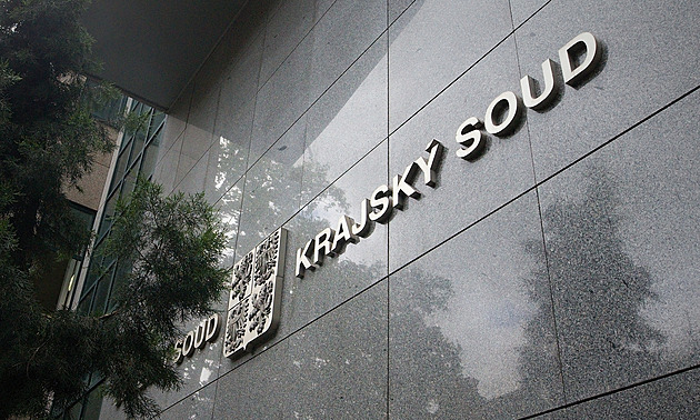 Z důvěřivců vylákali 33 milionů, soudí trojici v kauze call center z Ukrajiny