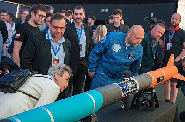 Čeští studenti představili raketu Andromeda. Míří s ní na evropskou soutěž