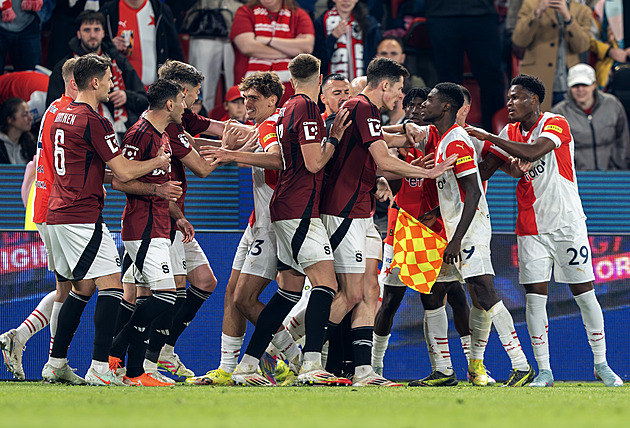 Slavia, Sparta, nebo někdo jiný? Kdo podle počítačového modelu ovládne českou ligu