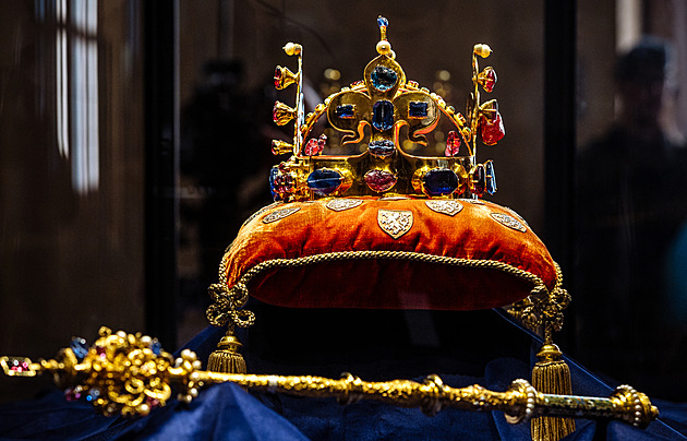 Vyzvedli korunovační klenoty, ale jeden z důležitých klíčníků nečekaně chyběl