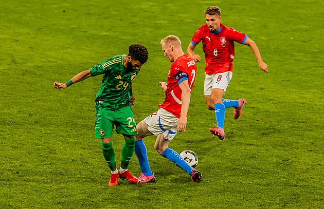 Češi se v žebříčku FIFA posunuli do nejlepší čtyřicítky, do čela jdou španělští fotbalisté