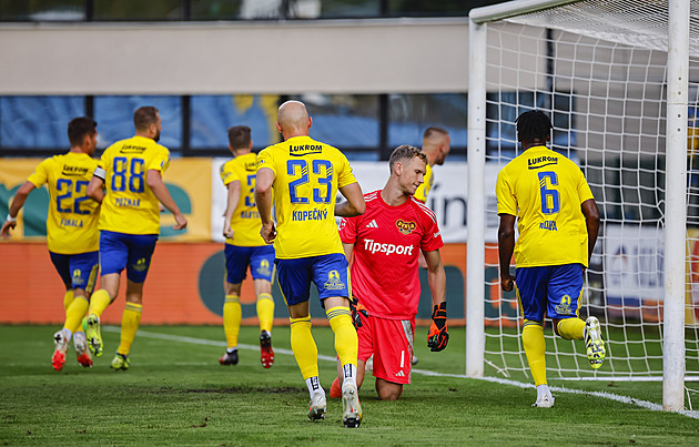 Rýpance trenérů? Zbytečné, špiní nás. Ve Zlíně se čílí na Hyského a Holoubka