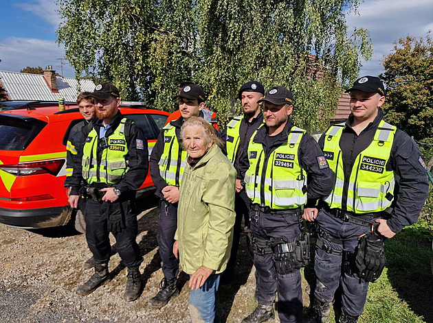 Seniorka při houbaření ušla mnoho kilometrů, našli ji až na Slovensku