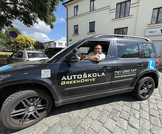 Pražským řidičům chybí ohleduplnost a lidská slušnost, říká majitel autoškoly