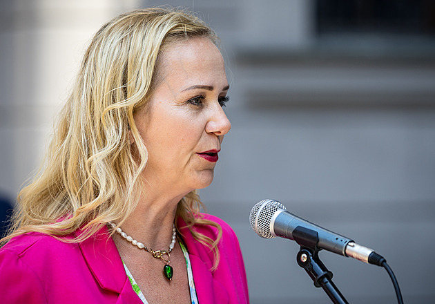 Pražskou zoo po rezignaci Bobka řídí náměstkyně, rýsuje se nový kandidát