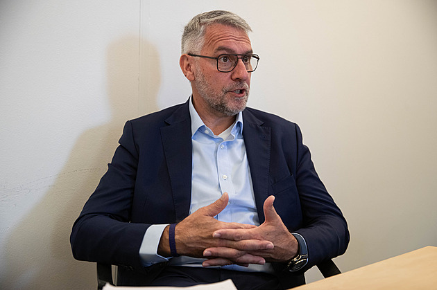 Rošáda v budoucí vládě. Vnitro dostane Metnar, obranu asi prezidentský kandidát