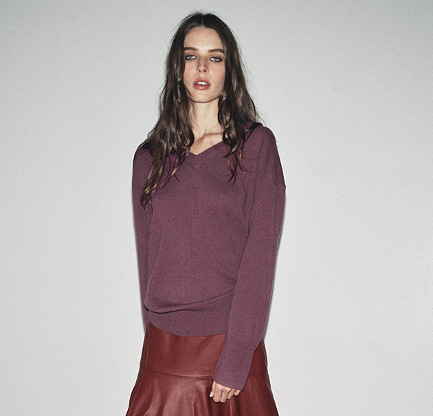 Podzimní móda. Zkuste trojici outfitů v odstínu spadaného listí