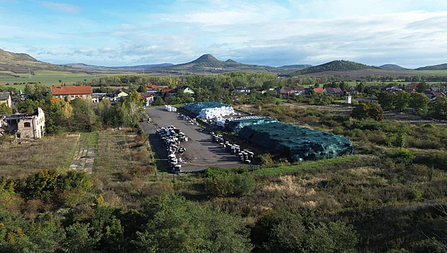 Ne odpad, ale zrecyklovaný materiál. A šváby jsme nedovezli, říká o Lenešicích šéf firmy