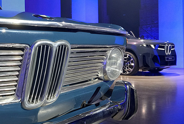 BMW nové éry už je v Česku. Prozkoumali jsme maďarské iX3