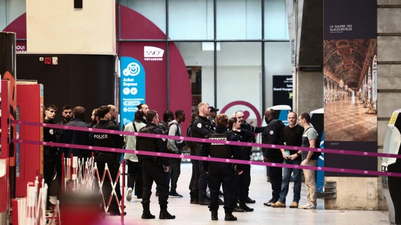 Střelba v Paříži: Francouzská policie zasáhla ozbrojeného muže. Hrozil, že podřeže rodinu