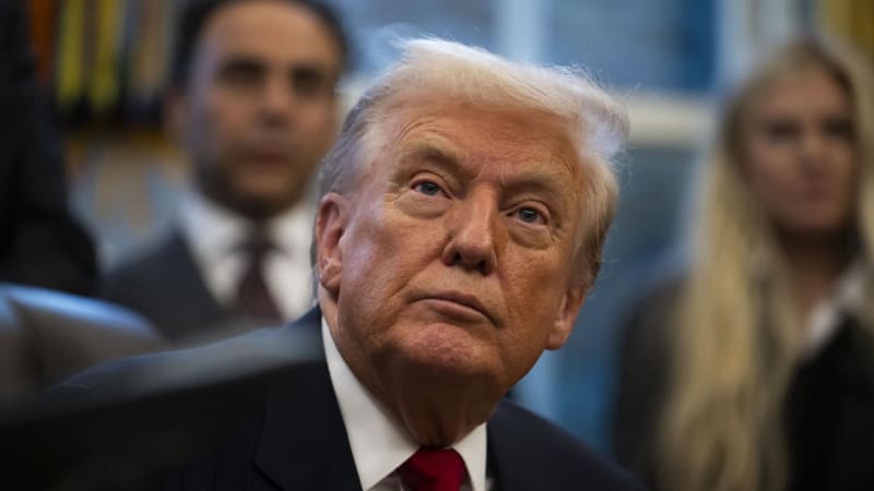 V Londýně vás bodnou do zadku, řekl Trump. Tamního starostu označil za katastrofu