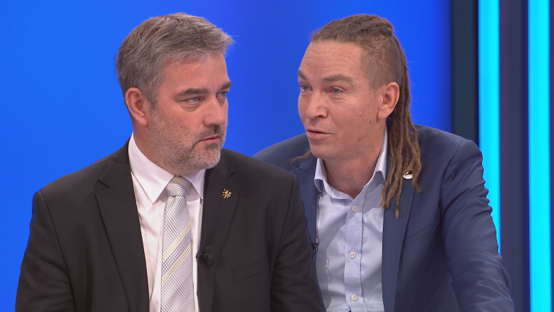 Kdo fňuká ve Sněmovně? Piráti jsou zoufalí, zní z ANO. Jedeme dál, kontroval Bartoš