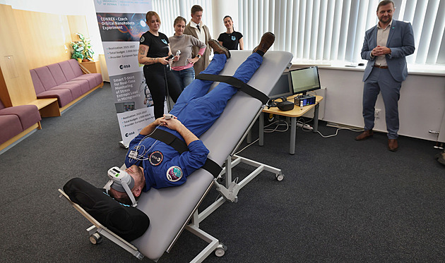 Český astronaut vyzkoušel v Ostravě chytré tričko, umí změřit stres