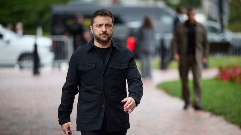 Ukrajina nikdy nebude překážkou míru, slíbil Zelenskyj. Čeká ho jednání se spojenci