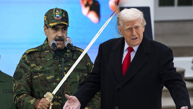 Trump utahuje šrouby kolem Madura. Hraje o svobodu Venezuely i vlastní pověst před rivaly