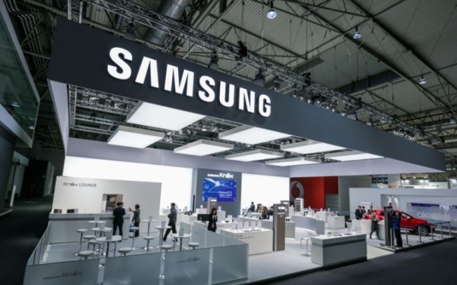 Samsung proti Samsungu: paměti jsou tak drahé, že je firma nechce prodávat sama sobě
