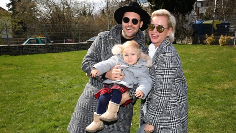 Vánoce na chalupě, na Silvestra ve vzduchu. A s hadrem po baráku nepolezu, říká Pártlová