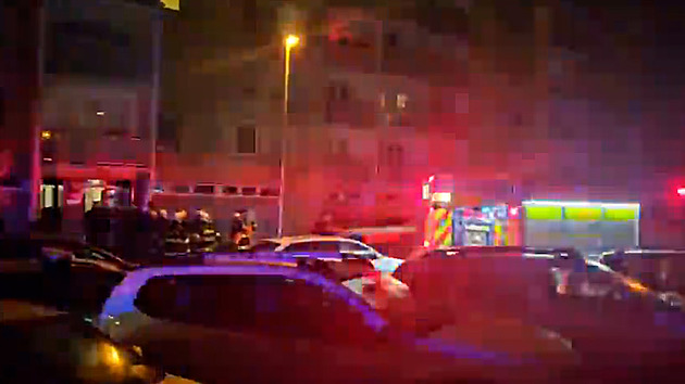 V Českých Budějovicích hořel byt v panelovém domě. Jeden člověk zemřel