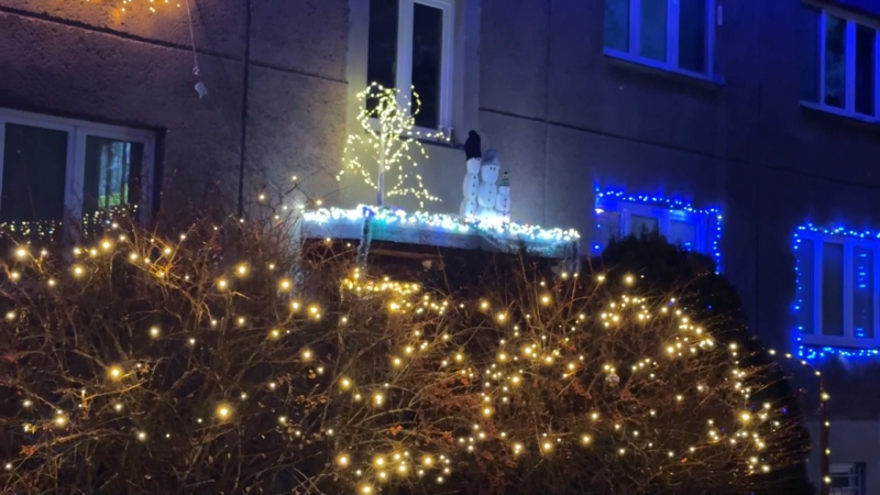 Světýlka, kam se podíváš: V Prostřední Suché v Havířově se dvůr u bytovek proměnil v pohádku 