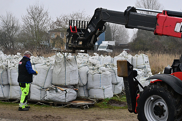 Část nelegálního odpadu se z Brna vrací do Německa, o zbytku rozhodnou v lednu