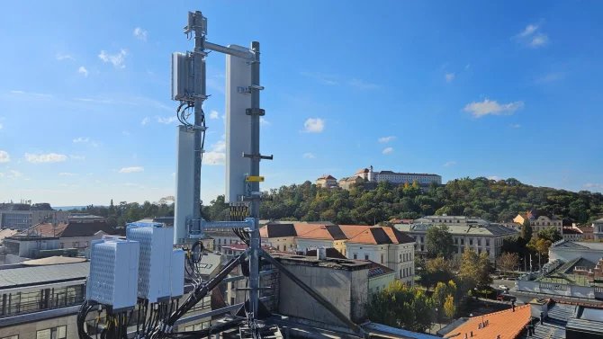 Gigabitový internet bez kabelů? ČTÚ naznačuje, jak lze využít lukrativní pásmo 26 GHz