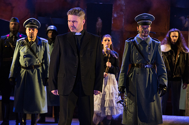 Ploština ve zlínském divadle neukazuje jen historii, promlouvá i k dnešku