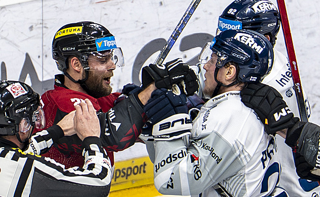 ONLINE: Začíná čtvrtfinále extraligy. Plzeň hostí Spartu, Kometa zavítá do Pardubic