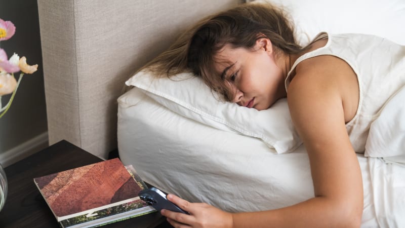 Vstáváte unavení a podráždění? Může to být budíkem, zkuste novou melodii