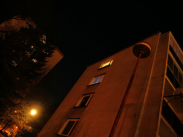 Ulice ve Žďáru zhasínají kvůli vlhku. Radnice chystá výměny za desítky milionů