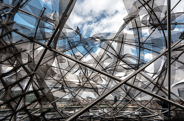 Milovaný, nenáviděný, ikonický. Podívejte se na nepřístupná místa Tančícího domu