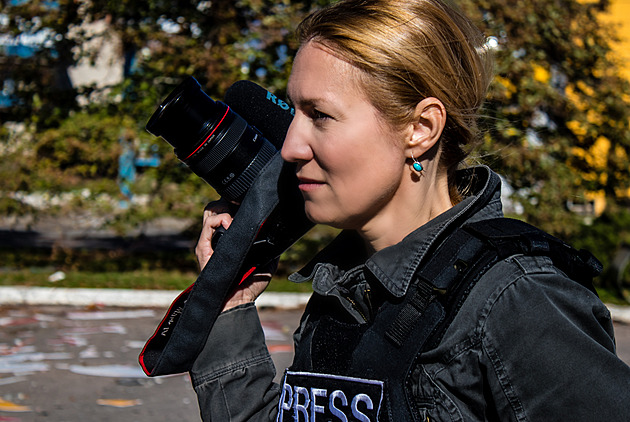 Poloviční šance na přežití ve válečné zóně. Přečtěte si pět příběhů rozlítaných profesí