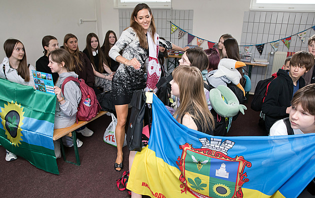 Deset dnů bez sirén. Do Plzně přijely děti z válkou zasažené Ukrajiny