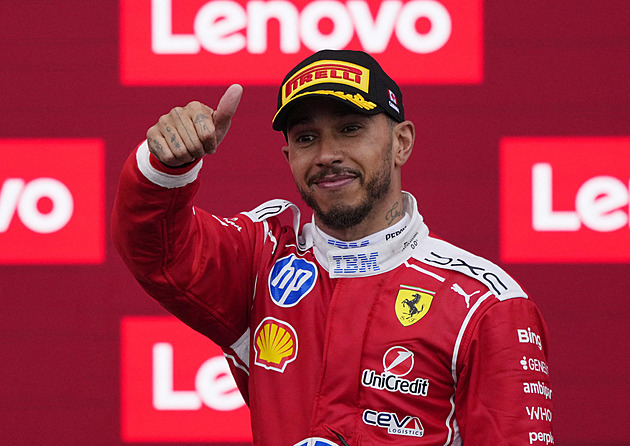 Mám to pořád v sobě. Veterán Hamilton přetlačil Verstappena a slavil na pódiu