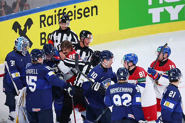 ONLINE: Česko - Finsko 1:3. Hronek v dvojité přesilovce snížil, pak Kubalík minul