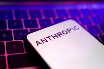 AI od Anthropicu se při testech nabourala do systémů tří firem